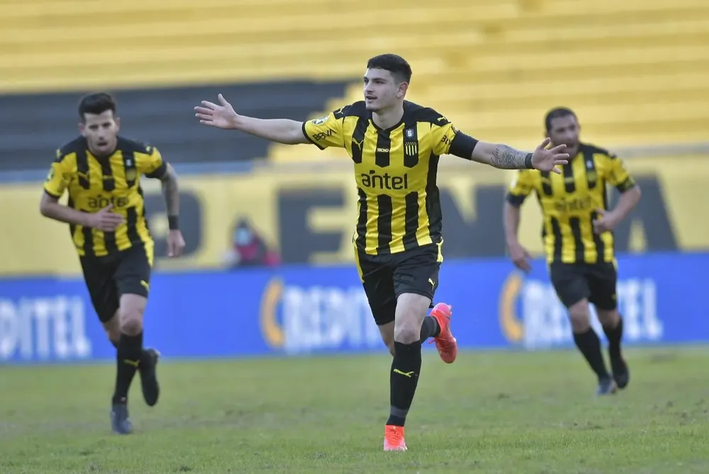Golazo de Álvarez Martínez: así lo festejó