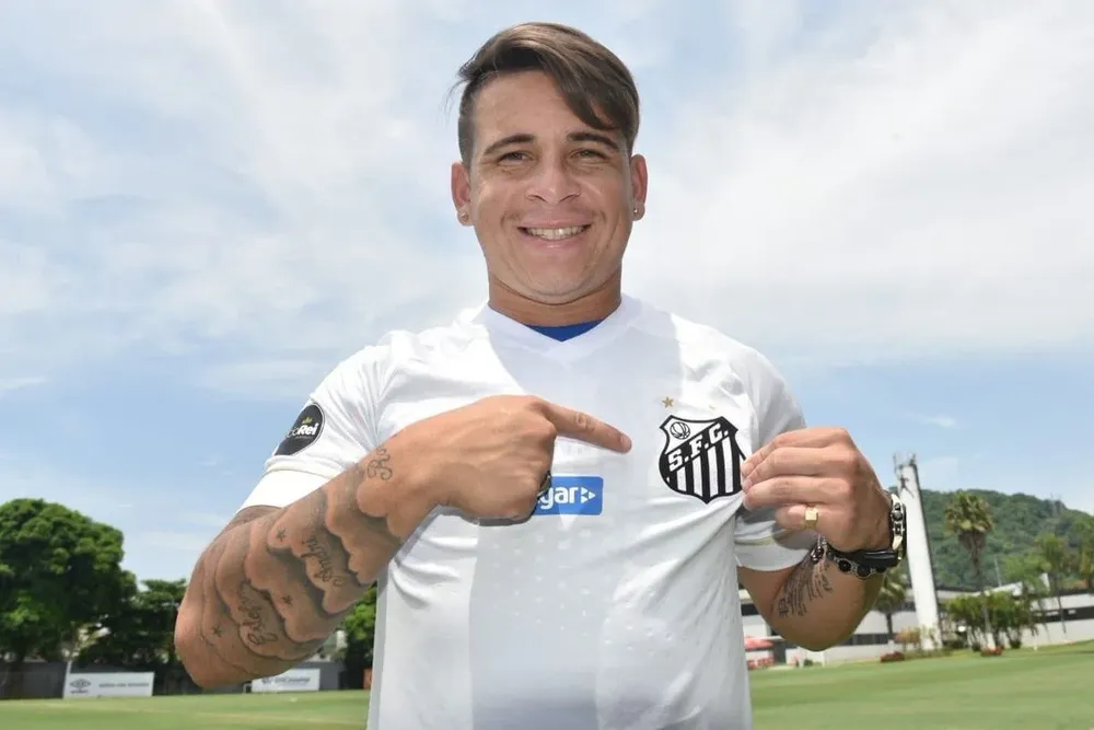 Yeferson Soteldo fue presentado como nuevo jugador de Santos