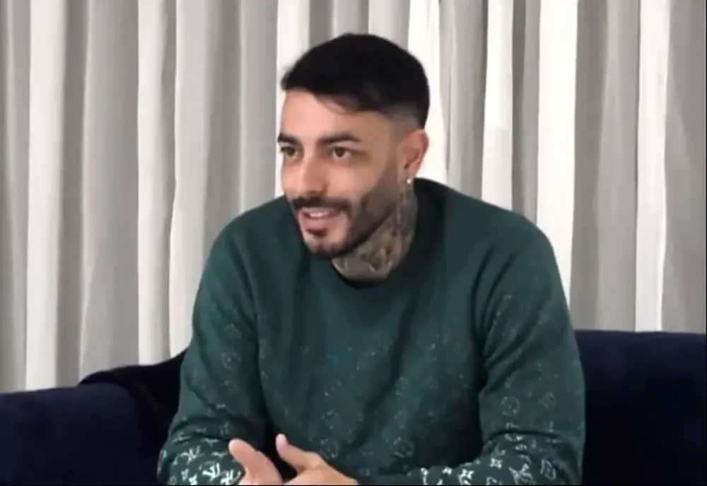 Marset durante la entrevista con Santo y Seña