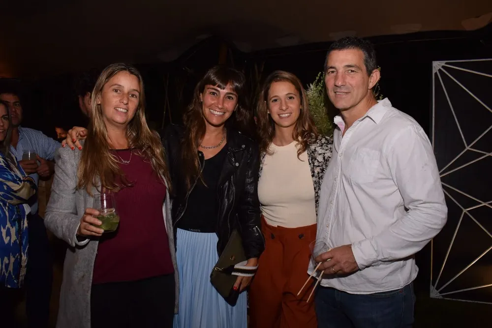 Marcie Ballon, María Pisano, Antonella Belerati y Pedro Vecino
