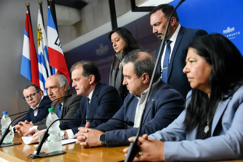 Capillera le pegó fuerte a dirigentes de Cabildo Abierto