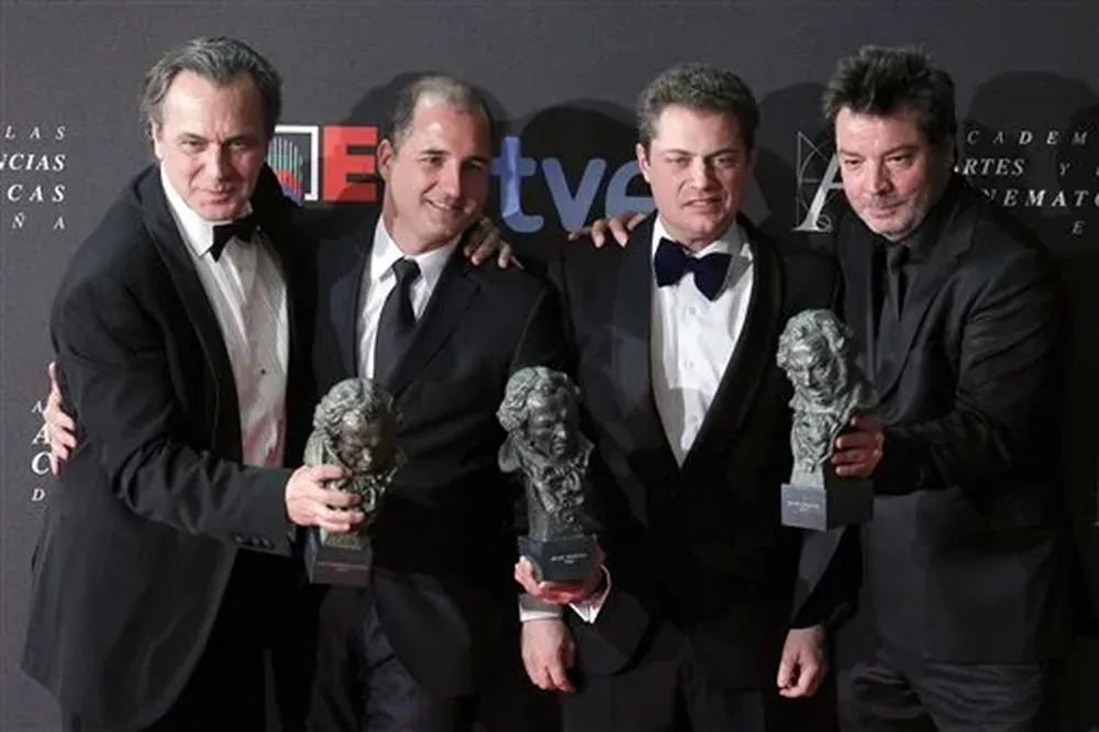 José Coronado, mejor actor, y Enrique Urbizu, mejor director. Película No habrá paz para los malvados