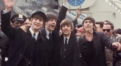 Eight days a week se enfoca en las giras de los Beatles y en cómo era el funcionamiento interno de la banda