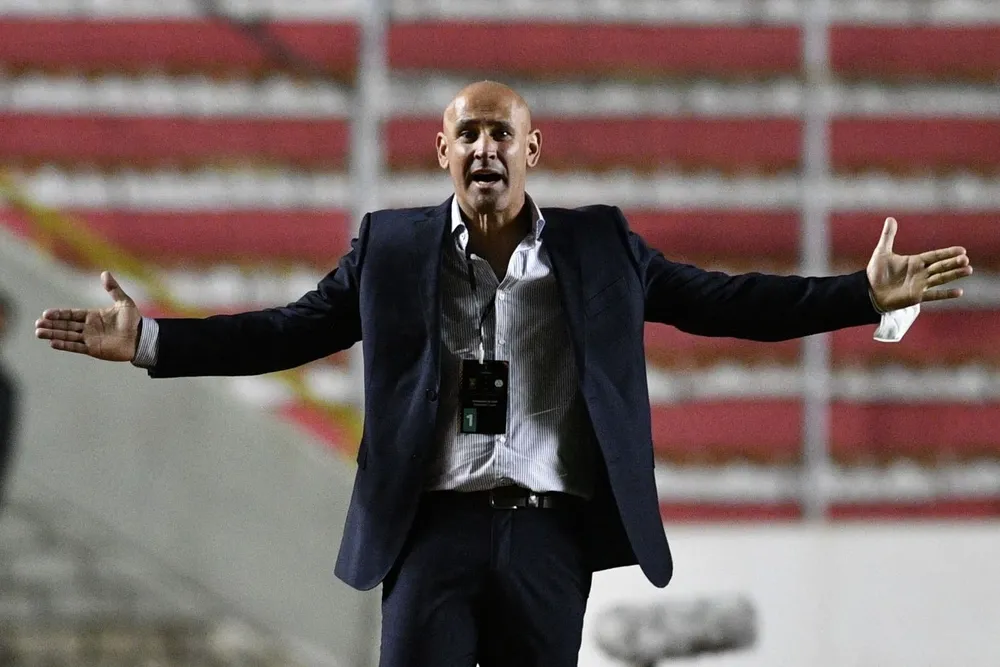 Eduardo Espinel, DT de Plaza