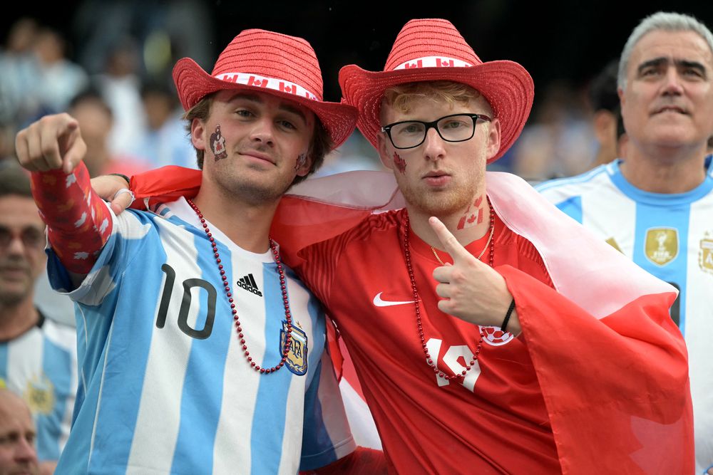 Hincha de Argentina y Canadá