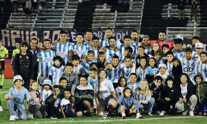 Cerro y sus mascotas ante Fénix