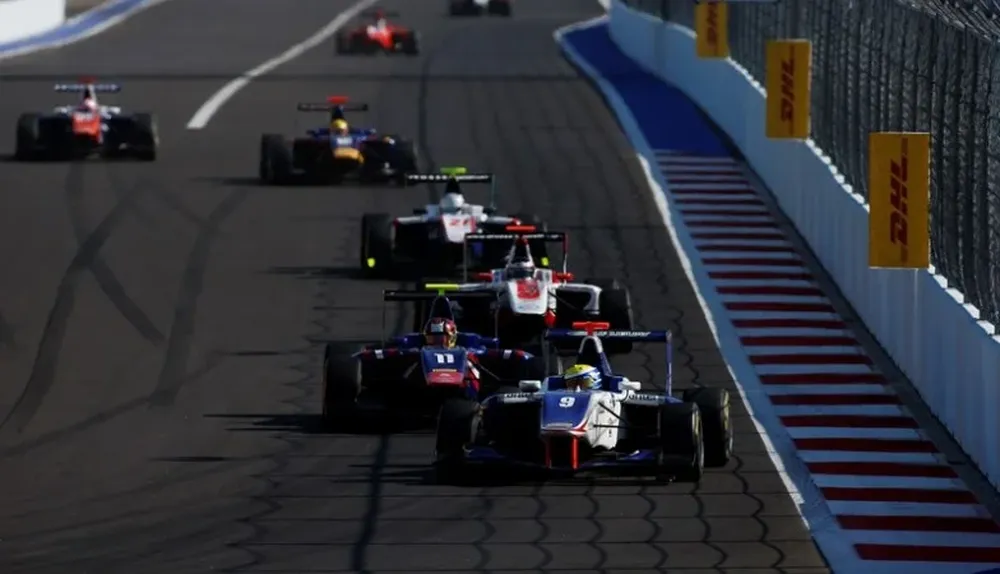 Urrutia contuvo a rivales de peso en carrera.