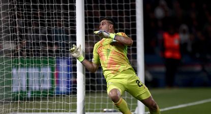 Emiliano Martínez en París