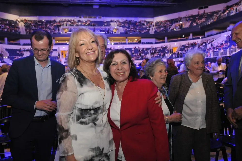 Carolina Cosse con Ana Olivera en la inauguración del Antel Arena