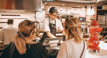 Las oportunidades de empleo en hostelería en España no requieren experiencia previa ni estudios específicos. &nbsp; &nbsp; &nbsp;