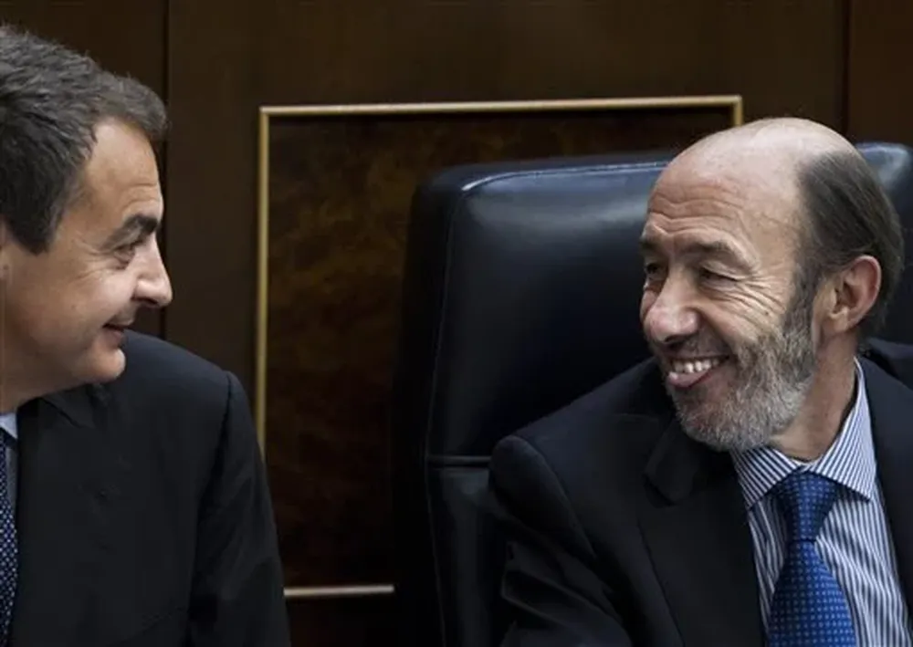 El presidente del Gobierno español Rodríguez Zapatero apoya a Pérez Rubalcaba