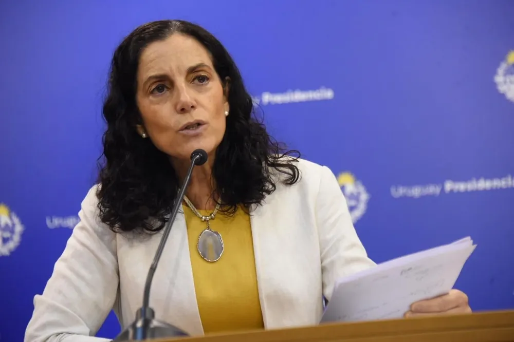 La ministra de Economía y Finanzas, Azucena Arbeleche.