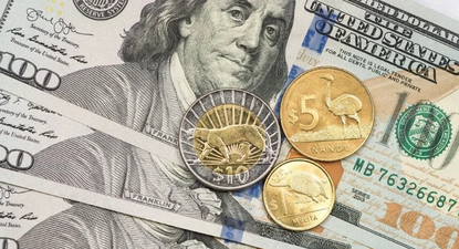 aviso de riesgo cambiario: el bcu fijo la norma definitiva para quienes ahorran en dolares