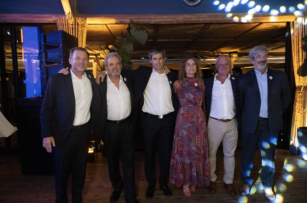 Fernando de Posadas, Tomás Guerrero, Tomás Gurméndez, María Elena de Posadas, Daniel González, Luis Nin.
