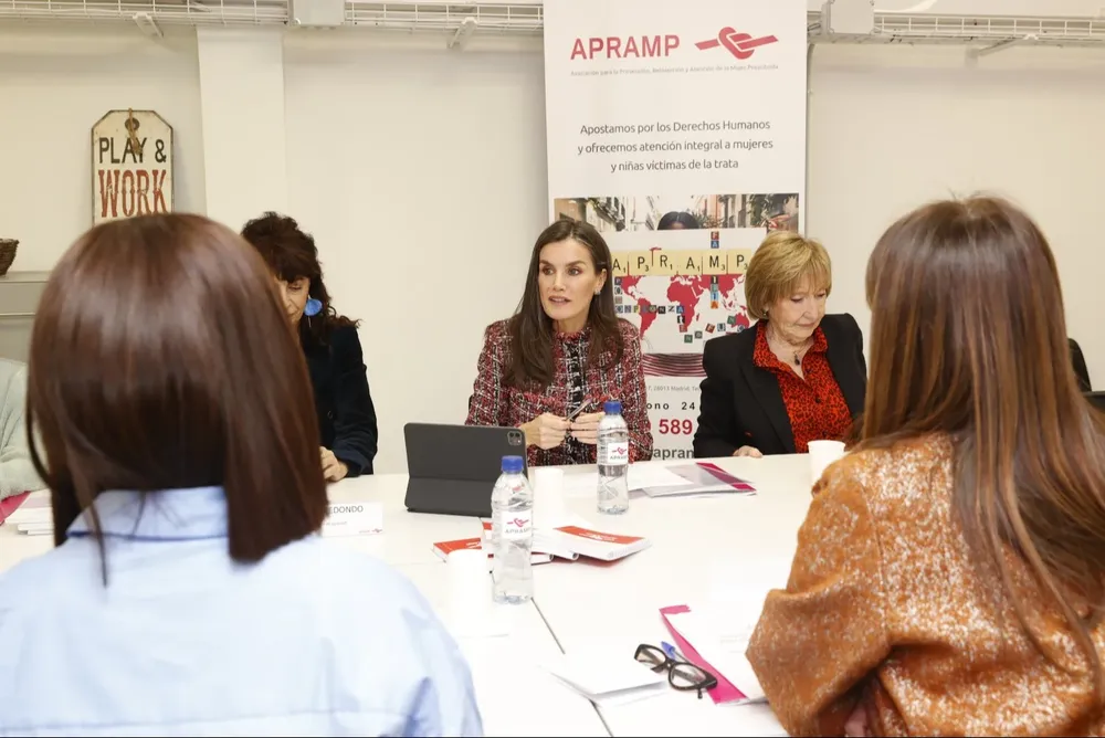 La reina Letizia en su visita a APRAMP