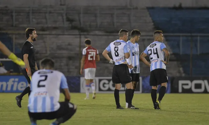 Los jugdores de Cerro ya palpitan el descenso a Segunda división