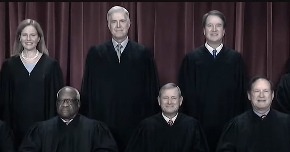 Los integrantes de la Corte Suprema de Justicia de Estados Unidos