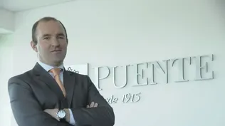 Sugieren apostar en acciones y bonos para invertir en Argentina