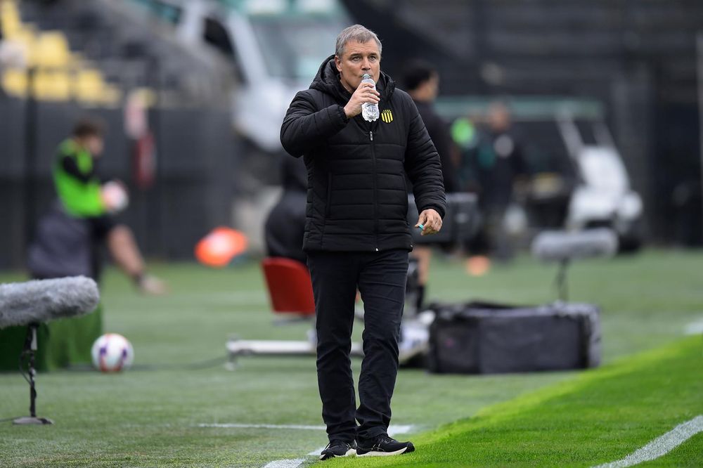 Diego Aguirre en el partido ante Boston River