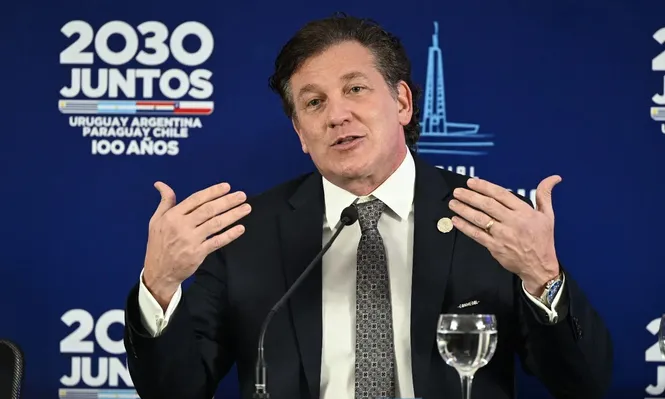 Alejandro Domínguez en la presentación de la candidatura de Uruguay, Argentina, Chile y Paraguay para el Mundial 2030, en agosto en Montevideo, en el Estadio Centenario