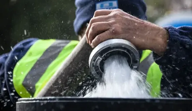 OSE trabaja en reparar rotura de troncal en Montevideo: mirá en qué barrio no hay agua