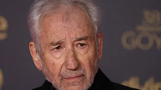El actor José Sacristán posa en la alfombra rosa previa a la gala de la 38 edición de los Premios Goya.