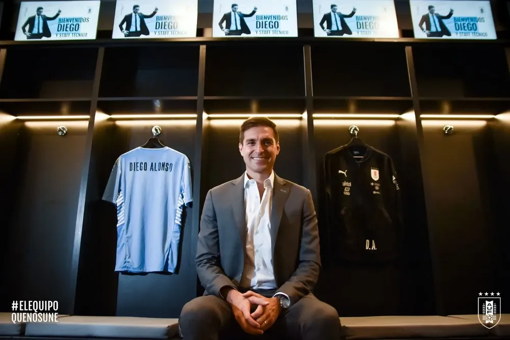 La foto de Diego Alonso en el vestuario del Centenario