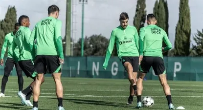 Coates con sus compañeros del Sporting