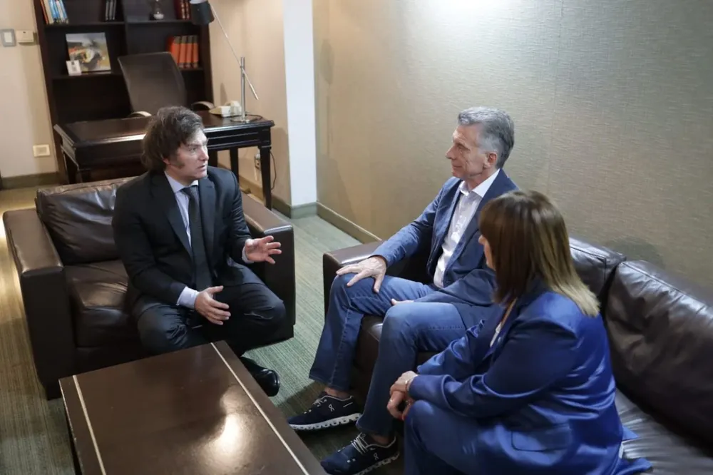 Milei, Macri y Bullrich, reunión en la madrugada