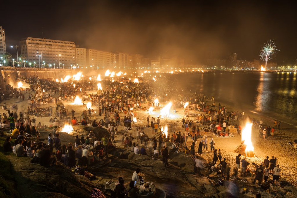 Las playas de Coruña celebran San Juan