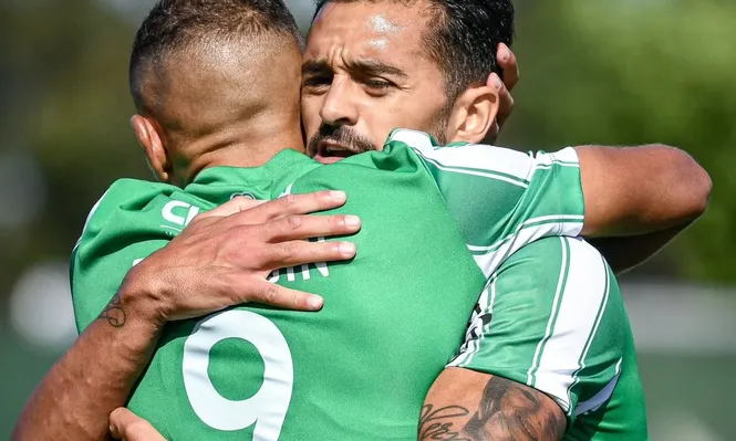 Racing recibe a Boston River