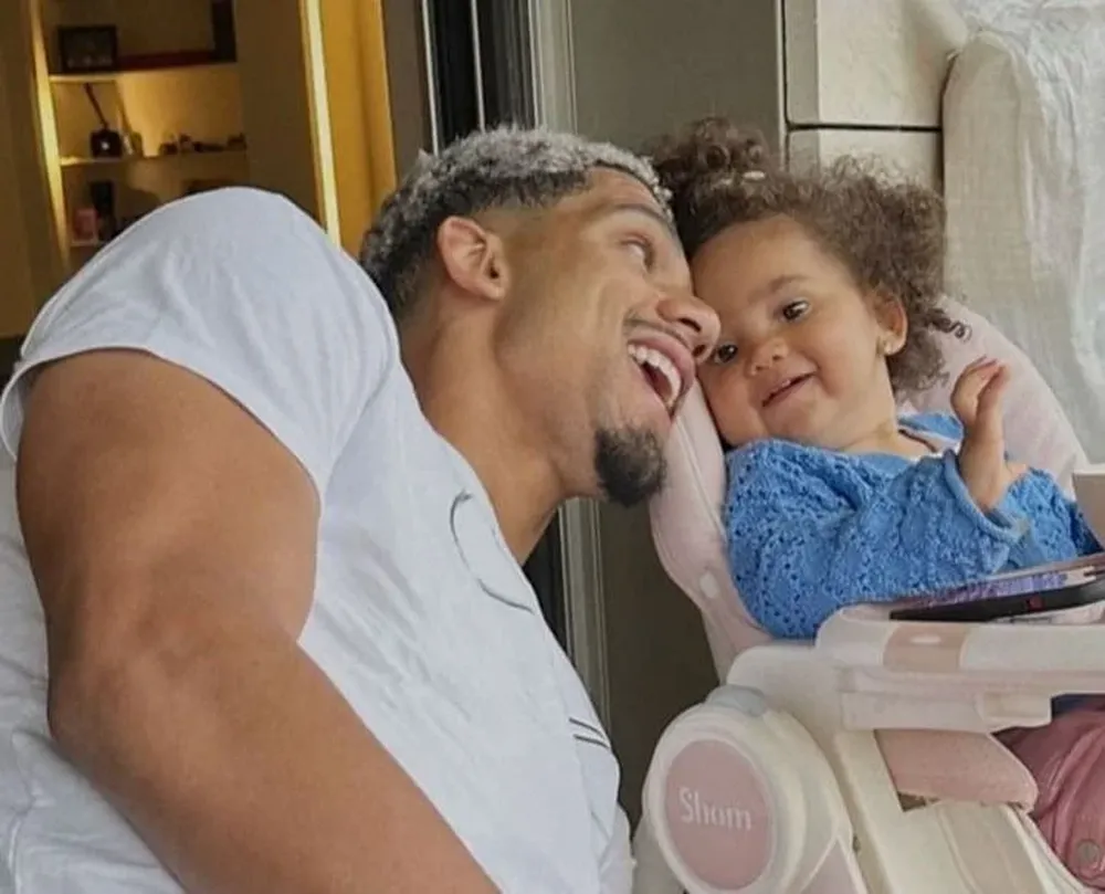 Ronald Araujo y su hija Aitana