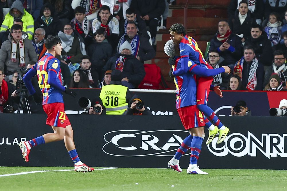 Ronald Araujo y Lamine Yamal