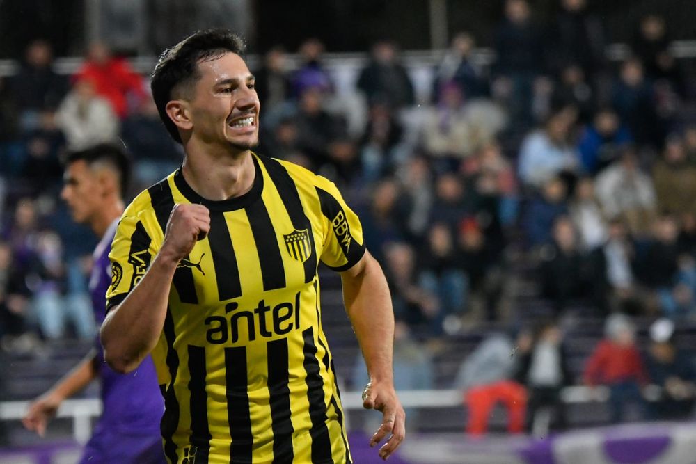 Maxi Silvera festeja su gol Maxi Silvera festeja su gol