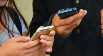 los argumentos cientificos para prohibir el uso de celulares en el salon de clases