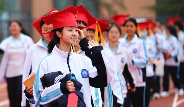 Estados Unidos se está convirtiendo en una opción difícil para los estudiantes chinos que desean estudiar en el extranjero.