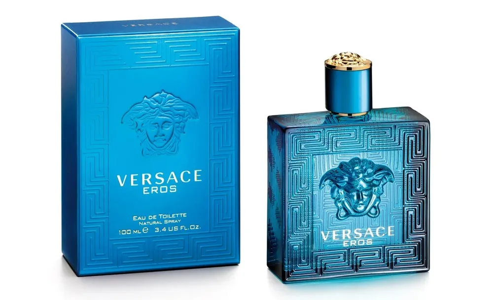 Los nuevos diseños del perfume de Versace, presentado hace semanas en Montevideo