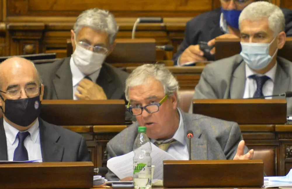 El ministro, que asumió en Interior hace poco más de cuatro meses, será interpelado por segunda ocasión desde que asumió el gobierno de Lacalle
