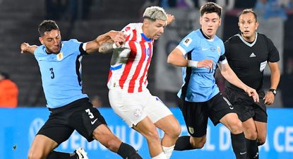 El Observador | 20240906 Sebastián Cáceres y Facundo Pellistri de la selección de Uruguay ante Julio César Enciso de Paraguay