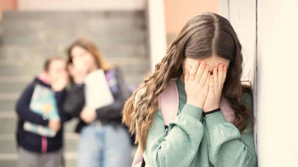 El detenido creaba, con inteligencia artificial, imágenes de contenido sexual con fotos de las redes sociales de sus compañeras de escuela.