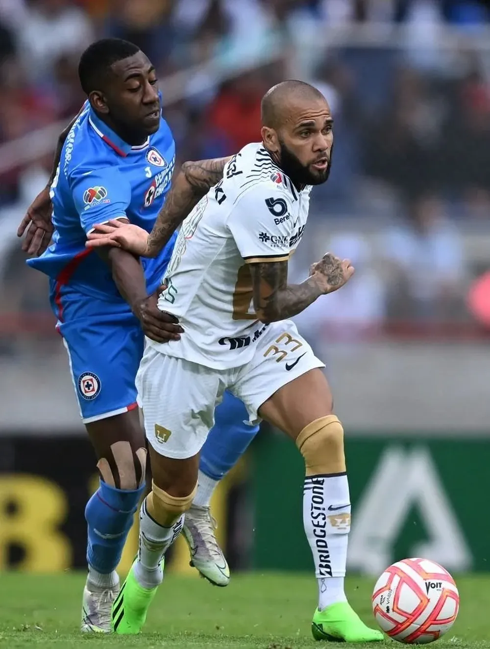 Dani Alves y Gonzalo Carneiro en México