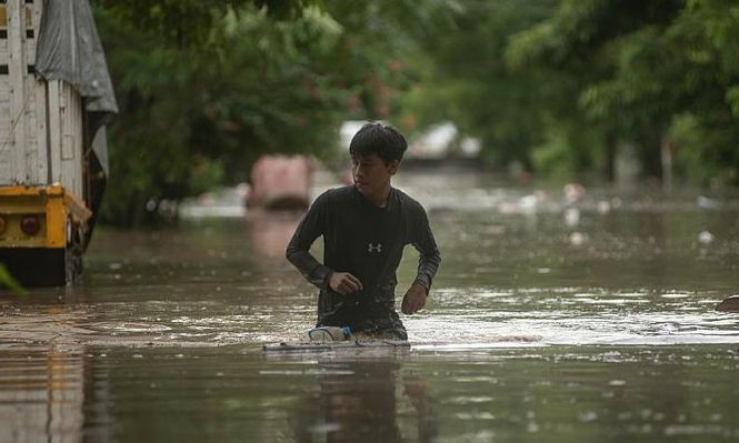 El este de México sufrió de inundaciones catastróficas no vistas en 25 años.