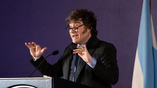 Javier Milei volvió a atacar a la oposición por la movilidad jubilatoria y aseguró que Argentina no necesita dólares