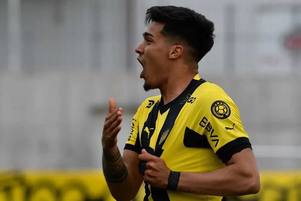 El grito de gol de Arezo