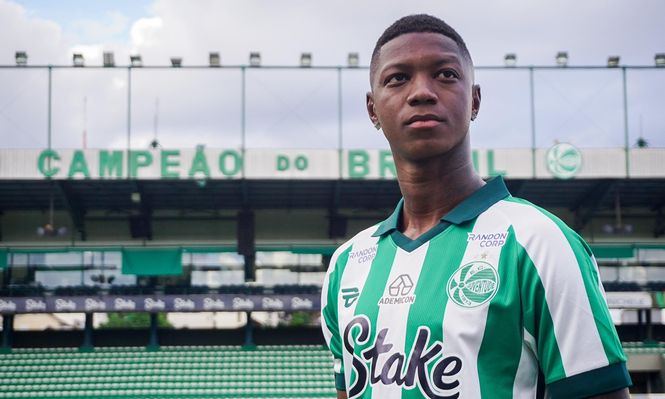 El ex Peñarol Matheus Babi fue presentado como nuevo jugador de Juventude de Caxias de Brasil