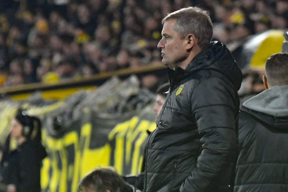 Diego Aguirre en Defensor Sporting vs Peñarol Diego Aguirre en Defensor Sporting vs Peñarol