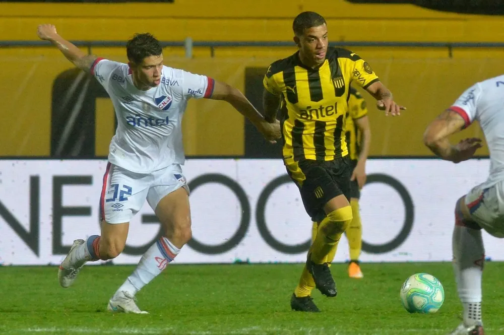 Martínez-Terans, Nacional-Peñarol del Clausura 2020, empate a cero