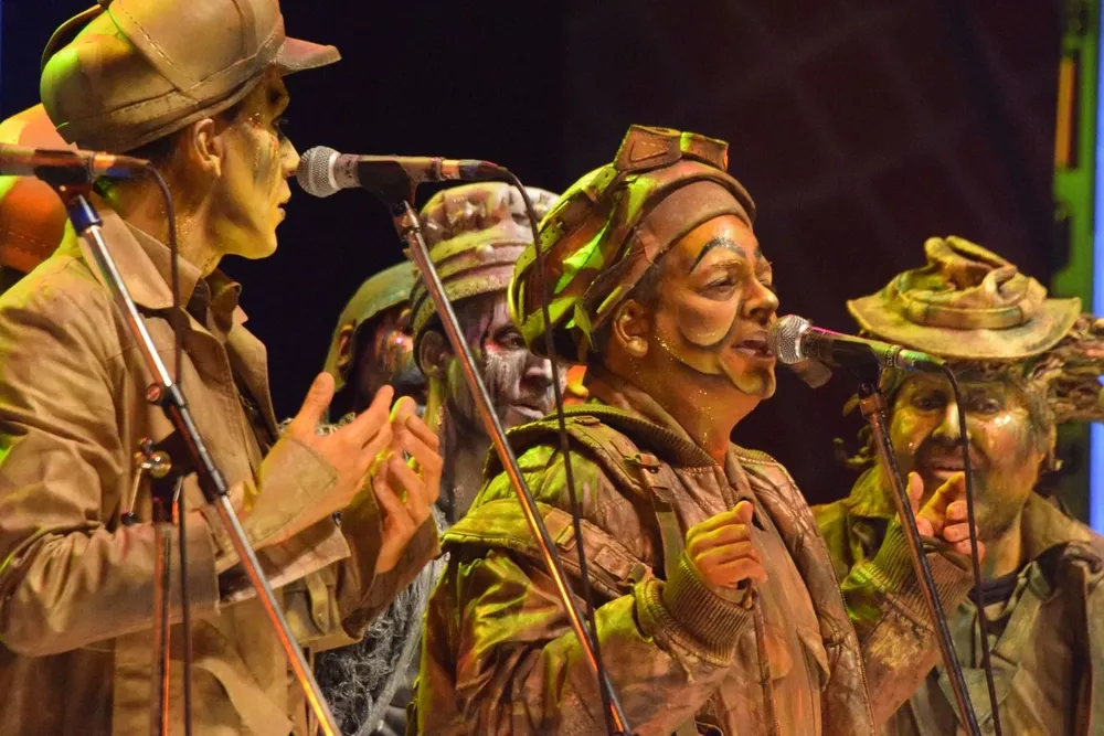 Integrantes de la murga La Trasnochada.