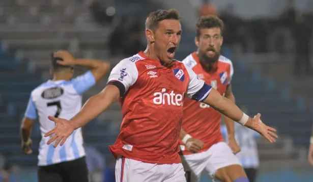 El grito de gol en la boca de Gonzalo Bergessio de Nacional para abrir el marcador ante Cerro