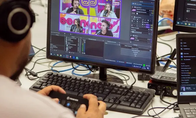 El canal que sale a buscar al público huérfano de la tv uruguaya con influencers y libertad para hablar